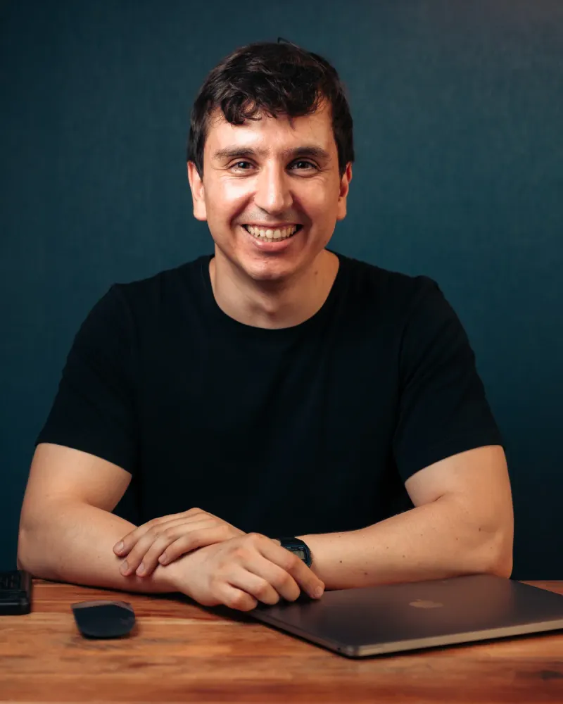 Matías Gajardo, autor de Caja Negra, en Santiago.